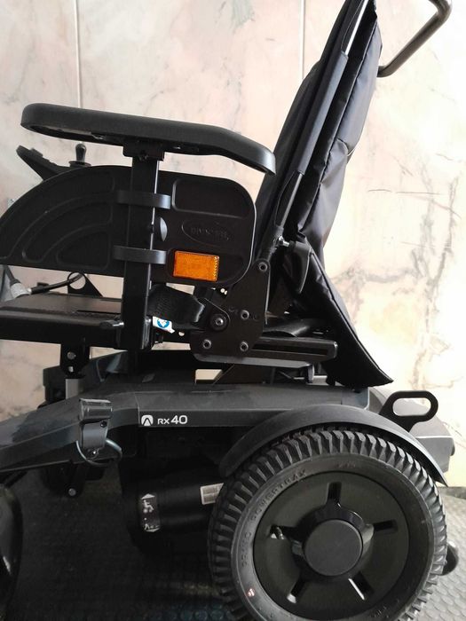 Cadeira de Rodas Electrica semi-nova