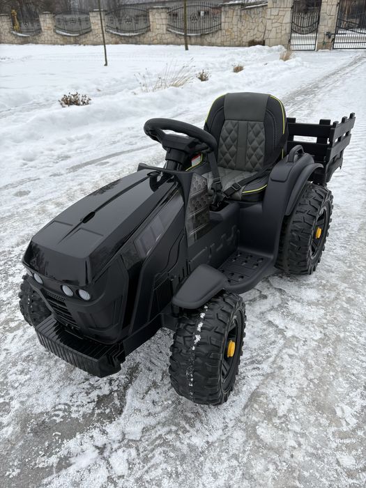 Traktor na akumulator Titanium z przyczepą EVA