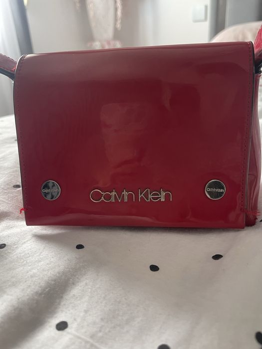 Torebka lakierowana calvin klein