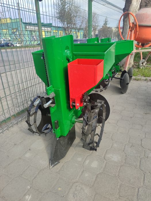 Картоплесаджалка