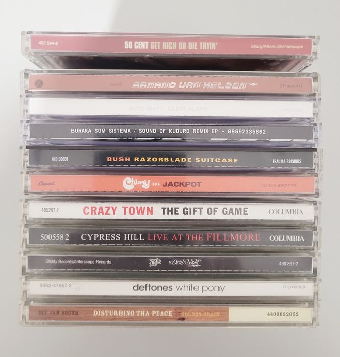 CDs de música nacional e internacional