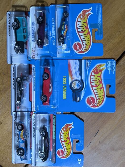 Miniaturas hot wheels Como novas. Algumas caixas abertas