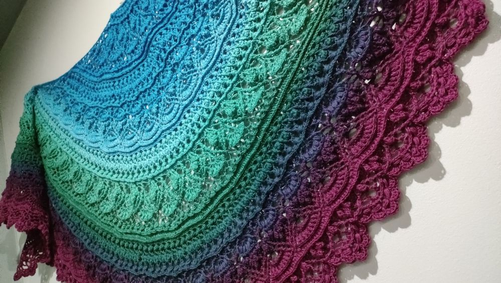 Chusta półokrągła na szydełku