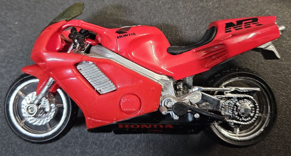 Miniatura moto Honda NR750