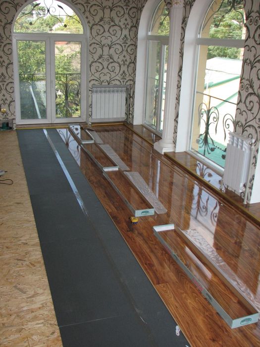 Укладка ламината, настил линолеума, ковролина плинтуса. Поклейка обоев