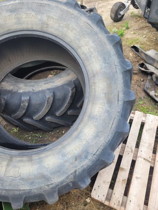 Opony 600/70R30 710/70R42