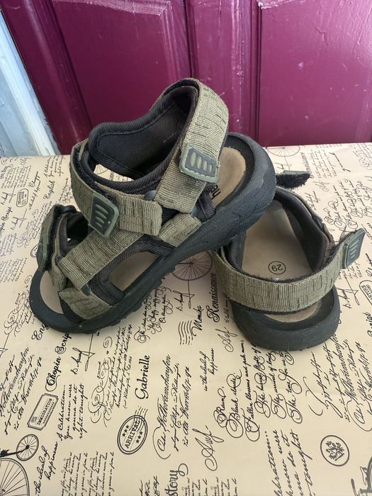 Босоніжки дитячі 11 розмір