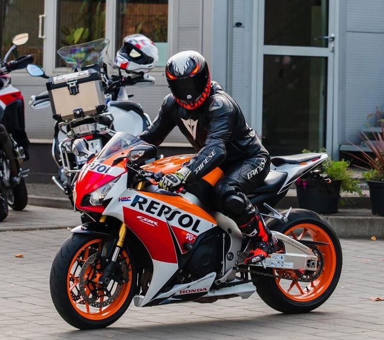 Kombinezon motocyklowy Dainese avro d2. Rozmiar 50,