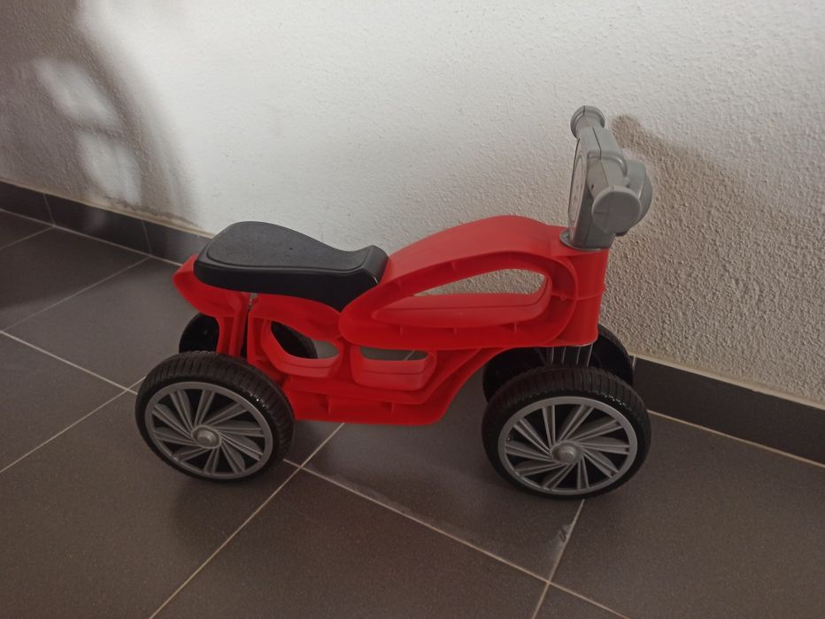 Bicicleta/mota para crianças