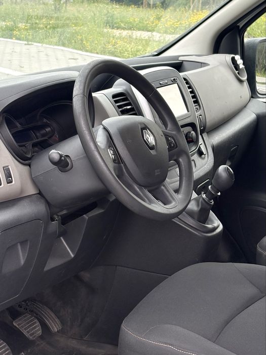 Renault Trafic c/plataforma