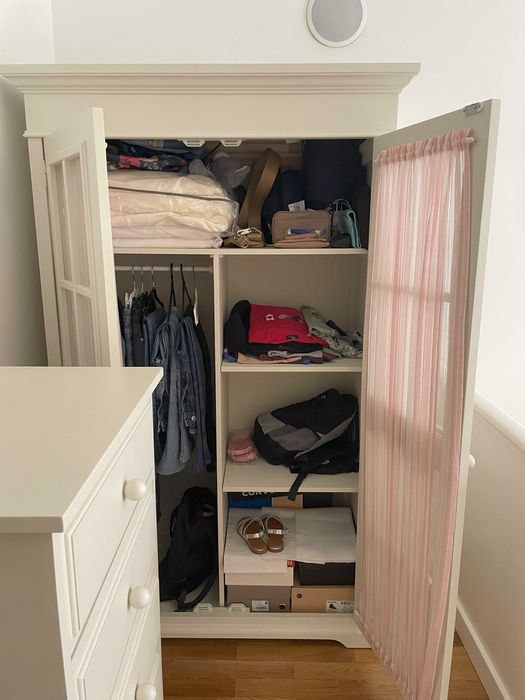 Quarto de criança/adolescente em branco