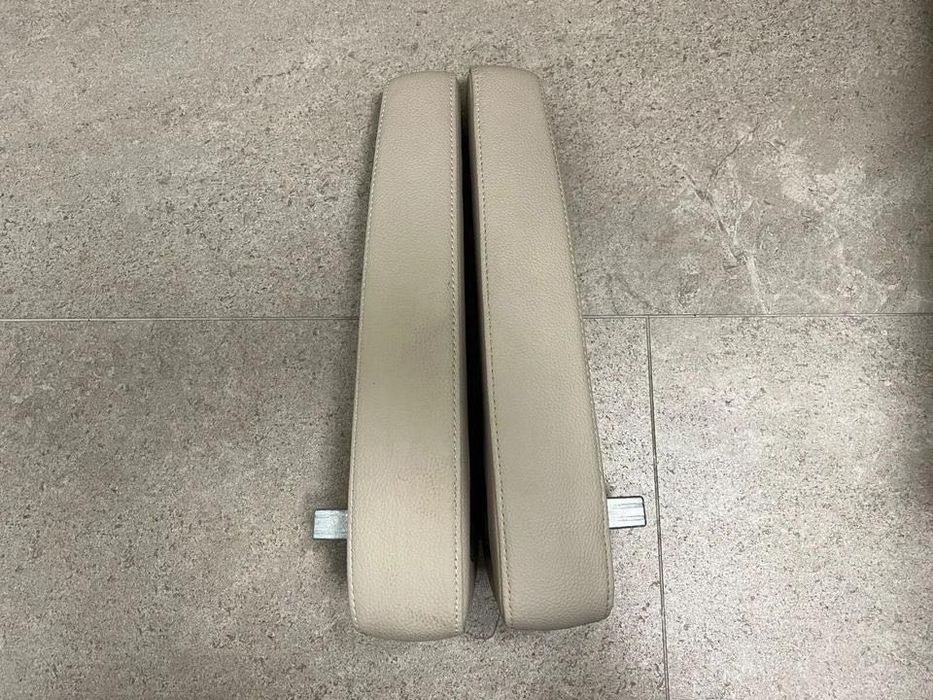 Podłokietnik prawy lewy beż Mercedes W447 V klasa Vito podłokietniki