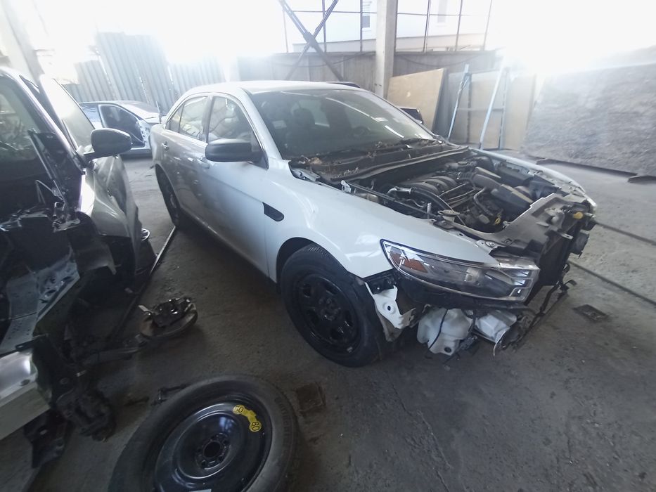 Двері Ford Taurus