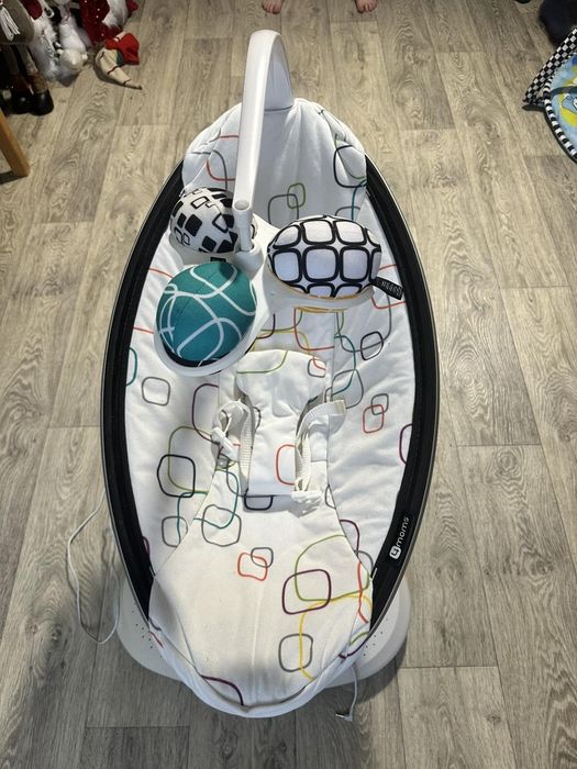4moms MamaRoo - заколисуючий центр практично новий