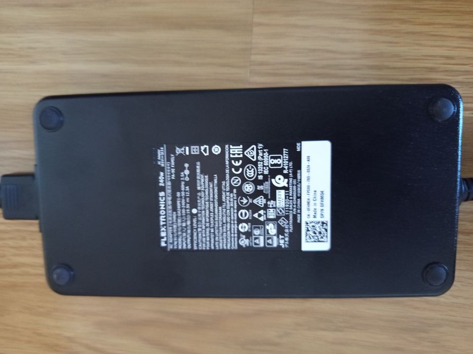 Dell carregador 240w427389904131215361