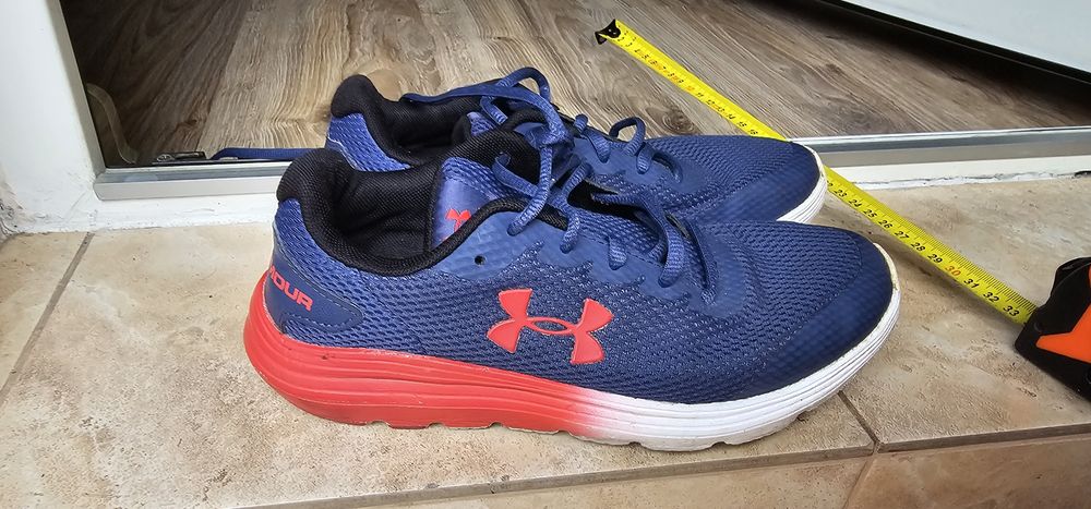 Under Armour dziecięce buty sportowe rozmiar 36,5 wkładka 23,5cm używane stan bardzo dobry