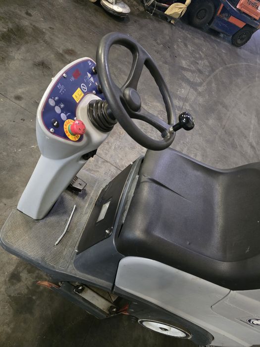 Szorowarka NILFISK BR 651