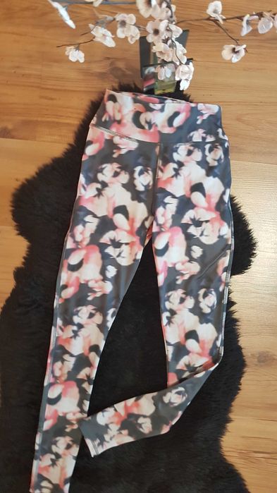 Nowość 2024:) legginsy NEW LOOK roz XS
