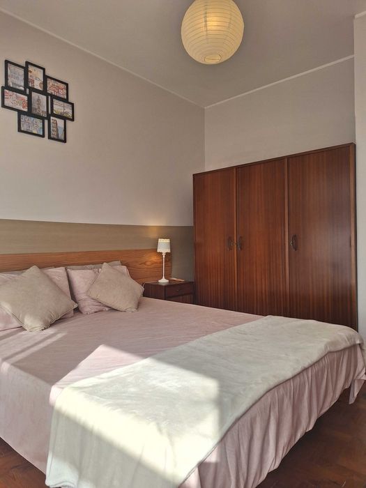 Quarto mobilado (T2+1)