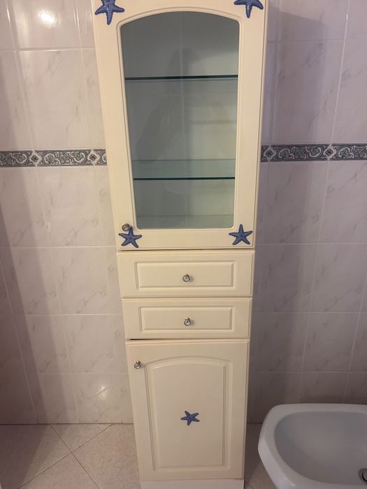 Móvel de apoio a WC