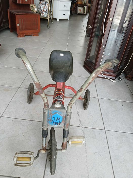 Triciclo antigo funcional