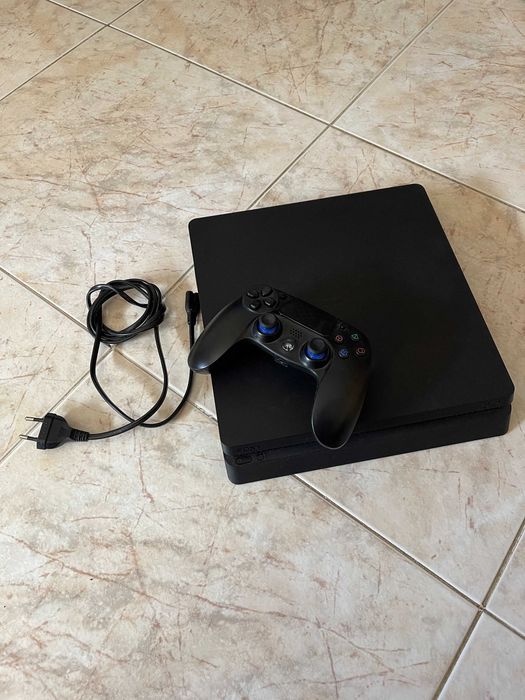 PlayStation 4 Slim 1TB Desbloqueada + Comando
