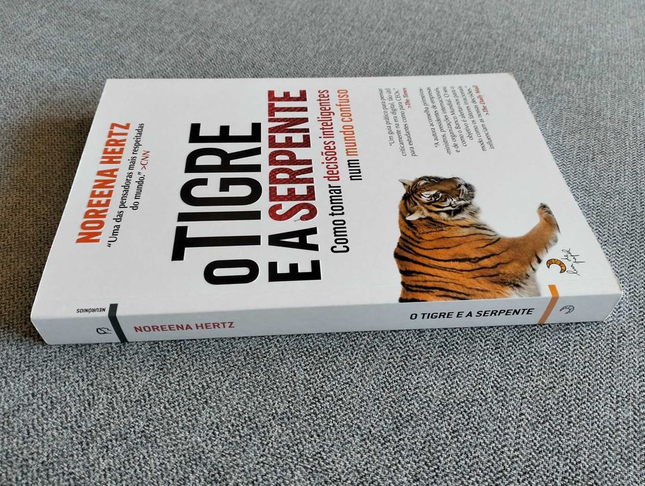 Livro "O tigre e a serpente" de Noreena hertz
