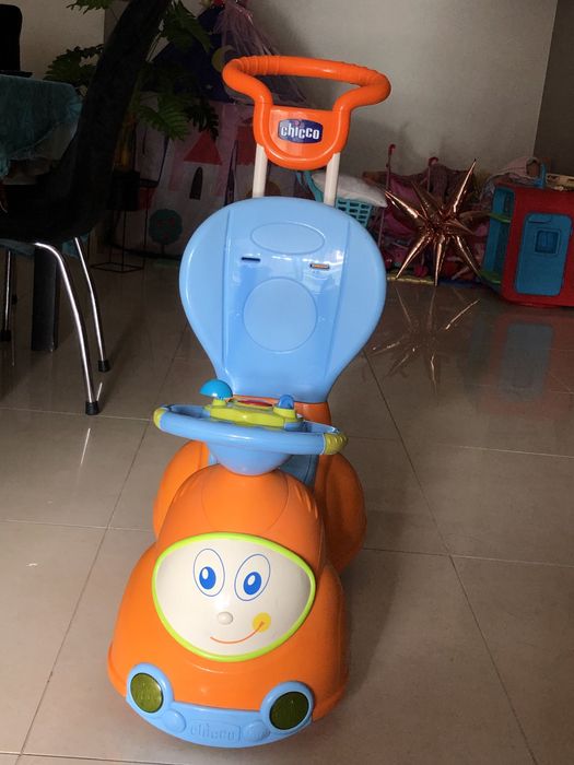 Carrinho de andar de criança, marca Chicco