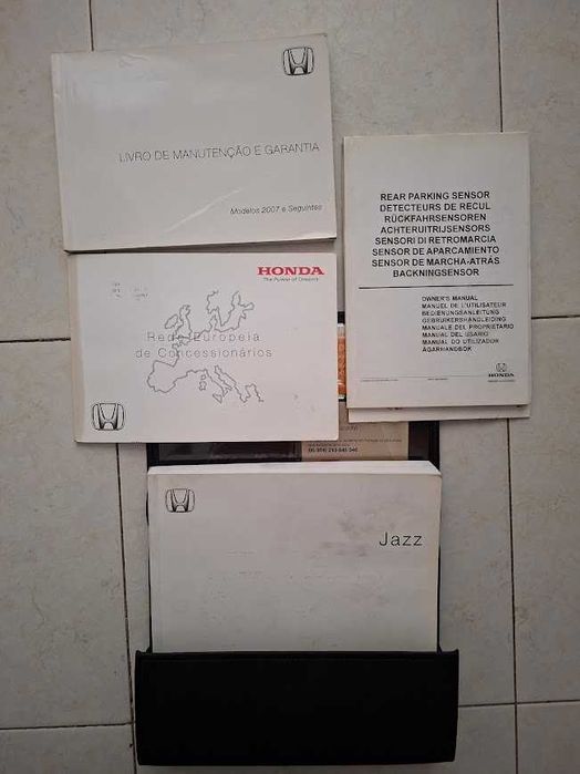 Honda Jazz COOL AC com JLL e sensores de estacionamento.