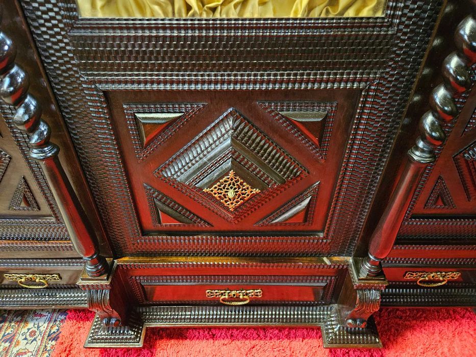 Livreiro antigo em madeira maciça - óptimo estado geral