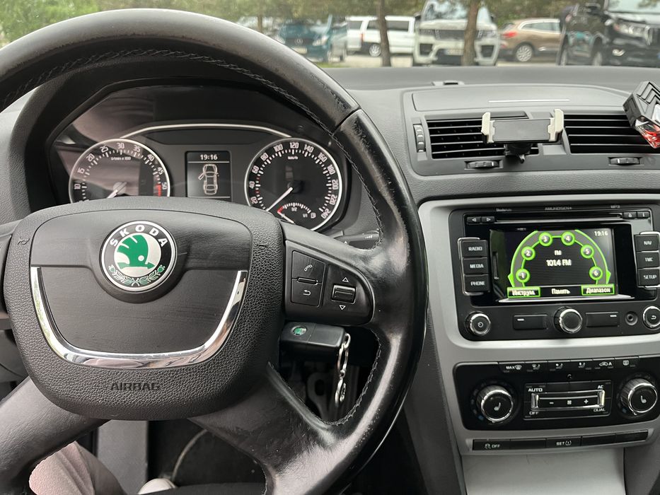 Skoda Octavia 2012 // покоління А5(FL).  2.0. DMT ( 140 к. с)