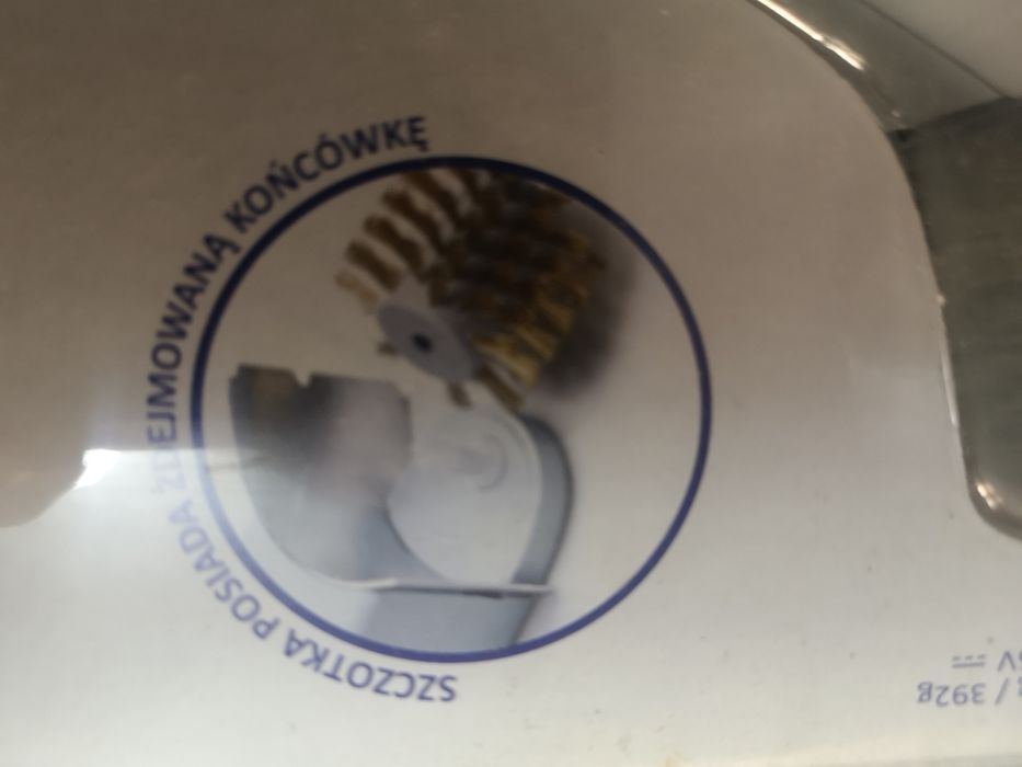 Szczotka elektryczna do czyszczenia grila