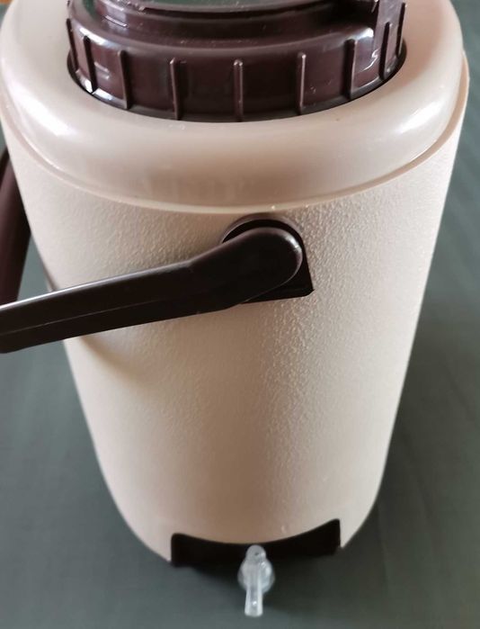 Termo duplo grande, marca Thermolympic