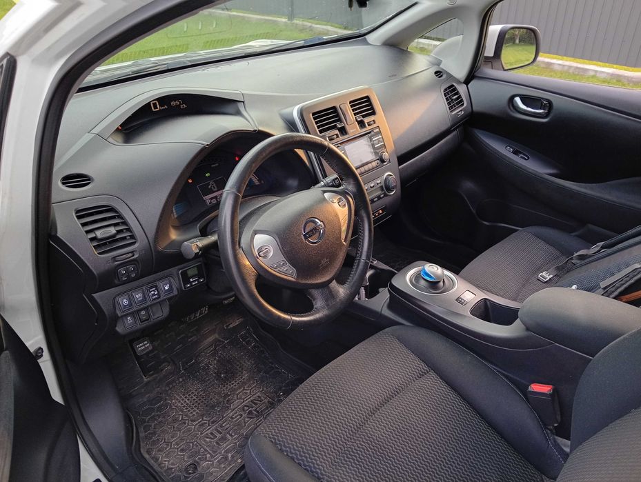 Nissan Leaf 24kw 2015г