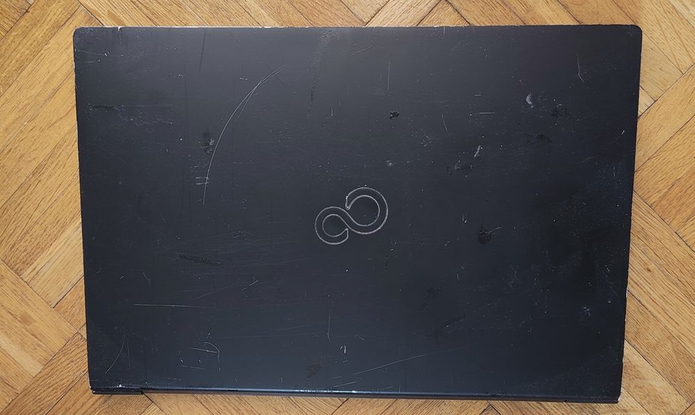 Laptop Fujitsu lifebook U772
