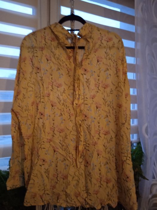 Bluza w kwiaty nowa