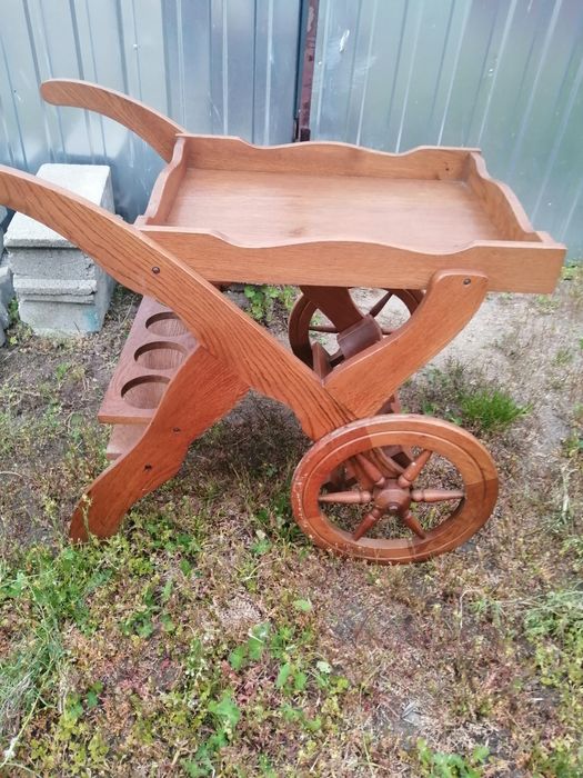 Stylowy  Barek grillowy na kółkach