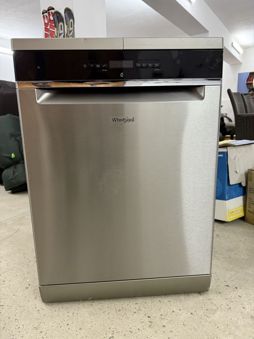 Посудомийна машина Whirpool
