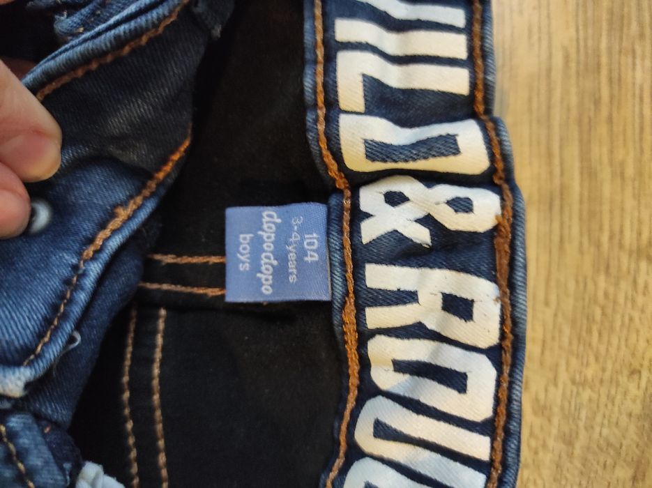 Spodnie dla chłopca dżinsowe jeansy 104 miękki materiał