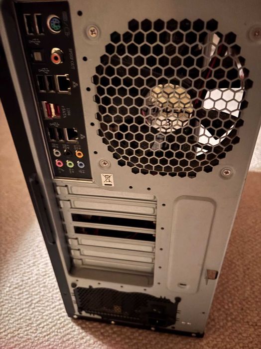 Computador antigo torre (sem disco)