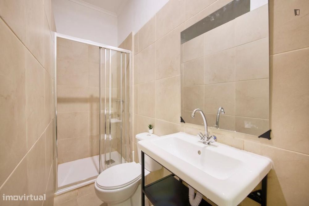 Quarto - localizado em Entrecampos Lisbon