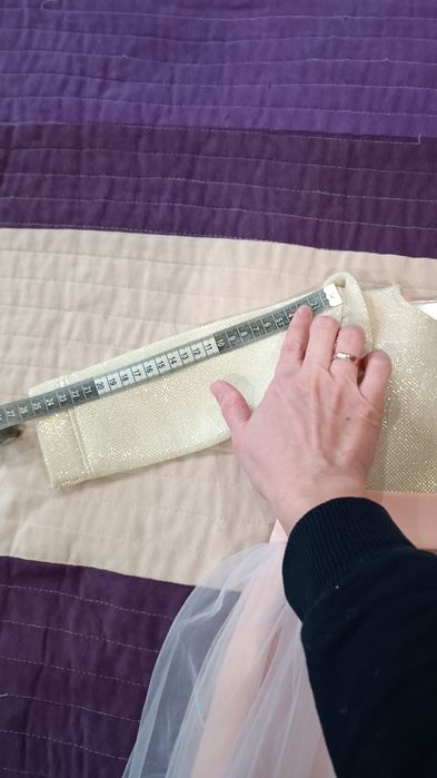 Продам нарядне  плаття на дівчинку (рост 86 см)