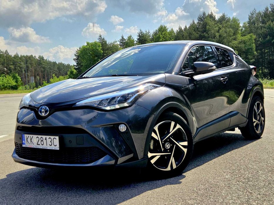 Toyota CH-R Salon Polska 2023rok. Zobacz Foto i Opis Bezwypadkowa Pełny Serwis Benzyna Hybryda Na Gwarancji Producenta moż. Zamiana na tańszy