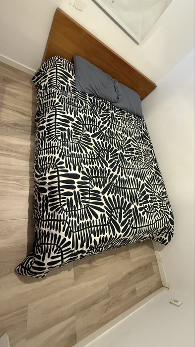 Cama de casal com estrado e colchão
