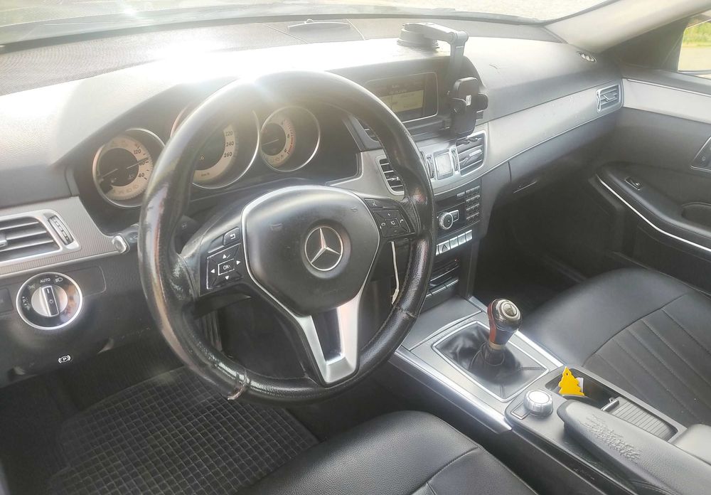 E 220D 170 cv Cx  6 Vel G. Reboque