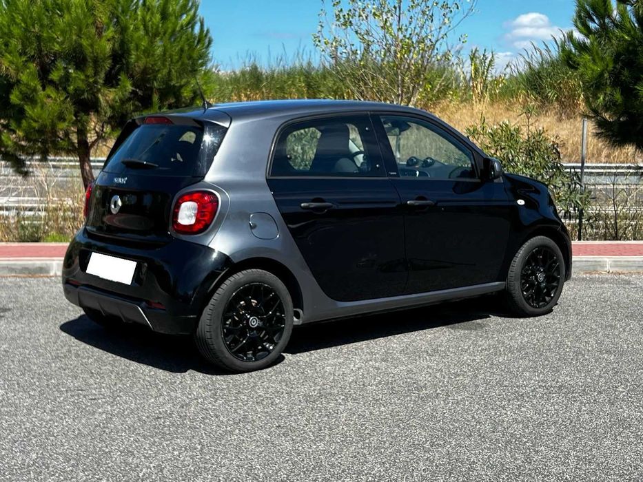 smart Forfour de 90CV de caixa manual na versão Passion irrepreensível