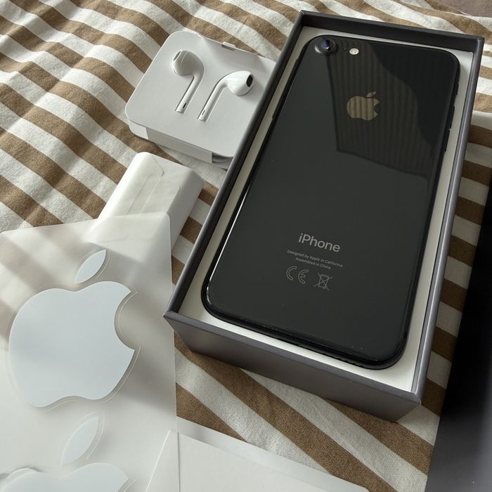 Iphone 8 64GB igła słuchawki, kabel, ładowarka