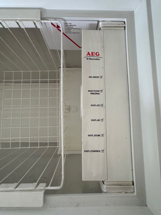 Arca Horizontal AEG (Low Frost - 120.1 cm - 223 L - Branco)
