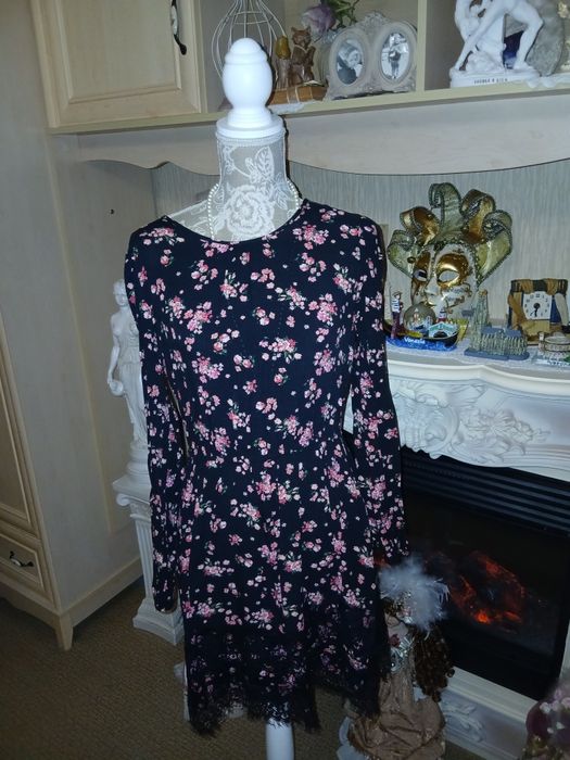 Платье фирмы cropp