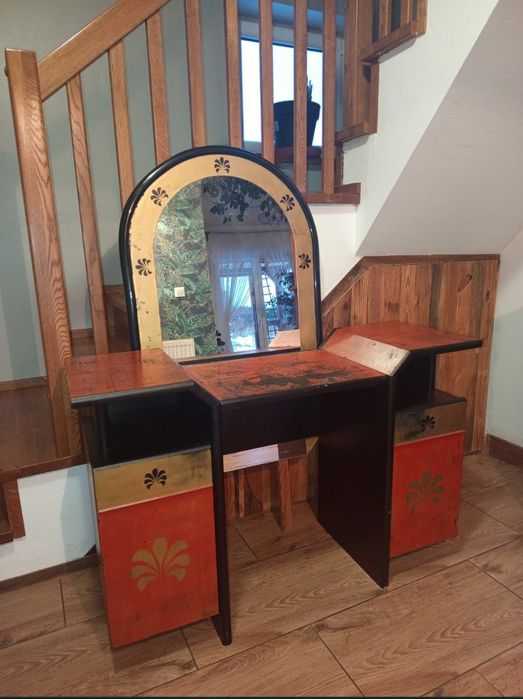 Toaletka vintage z lustrem